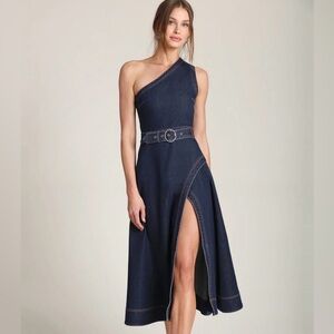NEW WITH TAGS 60 % OFF RETAIL Size 6
Elegant One-Shoulder Denim Dress